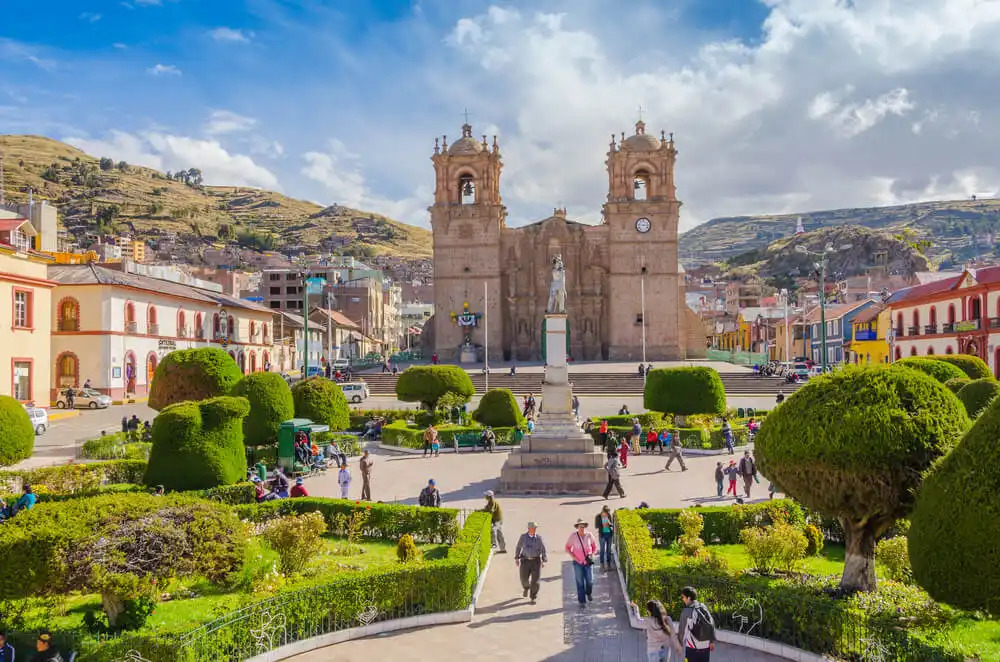 Plaza de armas de Puno, Perú